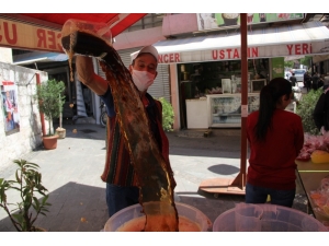 Ramazan Sofralarının Vazgeçilmezi: Meyan Şerbeti