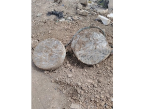 Msb:"bombalı Saldırılarla Masum Sivilleri Hedef Alan Terör Örgütü Pkk/ypg’nin Tuzakladığı Mayınların İmhası Sürüyor. Barış Pınarı Bölgesinde Sivilleri Hedef Alacak Şekilde Tuzaklanan Anti-tank Mayını Kahraman Komandolar