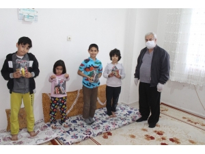 Hayırsever İş Adamı Duman Çocukları Unutmadı