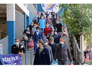 Antalya’da Pazarlarda Vatandaşları Tedirgin Eden Yoğunluk