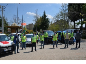 Maske Dağıtım Timi Arı Gibi Çalışıyor
