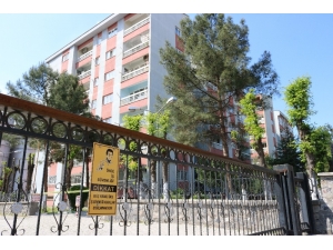 Komşuları Korona Virüse Yakalandı, Kendileri Oy Birliği İle Gönüllü Olarak Karantinaya Girdi