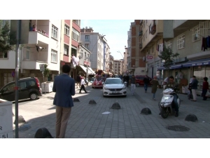 Kadınların Balkon Yarışması İzleyenleri Güldürdü