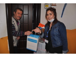 Başkan Deniz Köken’in Maske Hediyesi Mutlu Etti