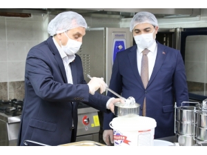 Beyazgül Sosyal Yardım Kompleksini İnceledi