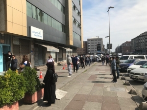 Polislerden Sosyal Mesafe Ve Sokağa Çıkma Kısıtlaması Denetimi