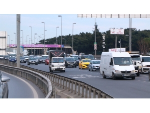 İstanbullu Evinde Kalmadı, Trafik Eski Günlerine Döndü