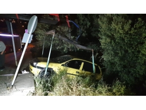 Dur İhtarına Uymayan Alkollü Sürücü Şarampole Uçtu