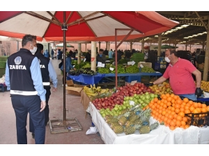Aliağa Zabıtası Pazar Yeri Denetimlerini Sürdürüyor