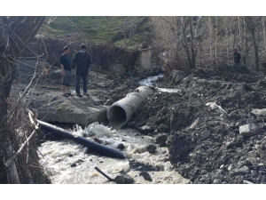 Hakkari’de Yol Onarım Çalışması