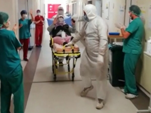 İzmir’de İyileşen Hastalar Bir Bir Taburcu Oluyor