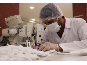 Suriye Sınırında Günlük 40 Bin Maske Üretiliyor