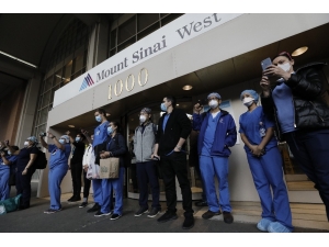 Abd’de Korona Nedeniyle Hayatını Kaybedenlerin Sayısı 61 Bini Geçti