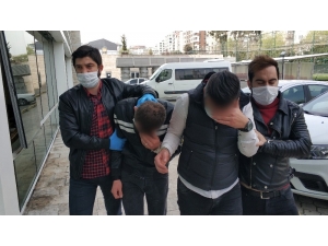 Şüpheli Araçtan 50 Paket Bonzai Çıktı, 4 Kişi Gözaltına Alındı