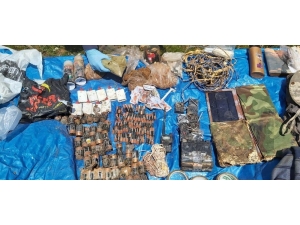 Bingöl’de Bölücü Terör Örgütüne Ait Uyuşturucu Ve Yaşam Malzemesi Ele Geçirildi