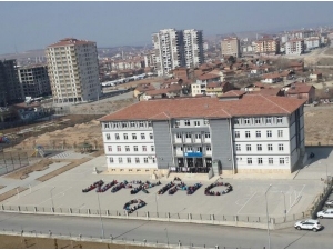 Öğrencilerden Sağlık Çalışanlarına Destek Mesajı