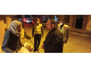 Ekinci Yaşlılara Maske Dağıttı