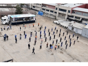 İşçilerden Sosyal Mesafeli 1 Mayıs Kutlaması