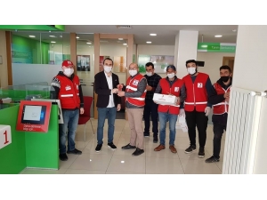 Türk Kızılayı Çıldır Şubesince 600 Adet El Dezenfektanı Dağıtıldı