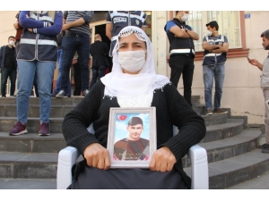 Hdp Önündeki Ailelerin Evlat Nöbeti 241’inci Gününde