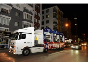 Korona Virüs Nedeniyle Evde Kalan Vatandaşlara Ramazan Tırı Sürprizi