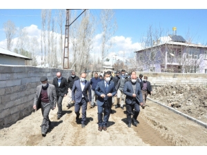 Erciş Belediyesinden Yol Yapım Çalışması
