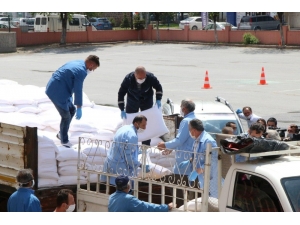 Kayseri’de Öğretmenler Tarafından İhtiyaç Sahiplerine Bin Torba Un Dağıtıldı
