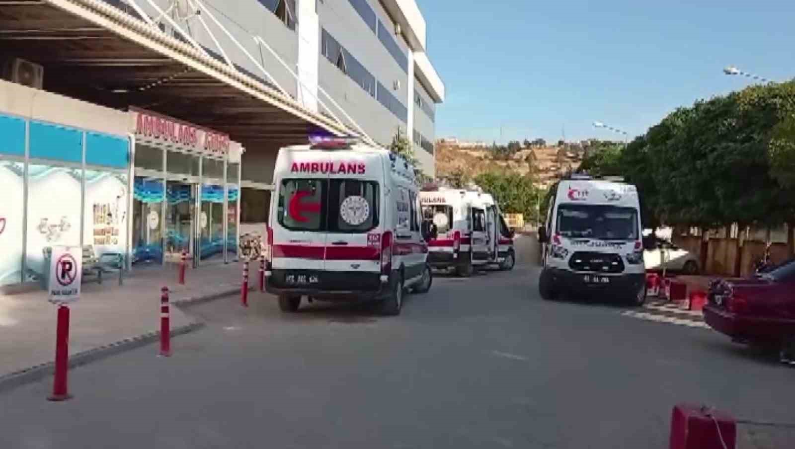 isciler-disaridan-siparis-verdikleri-yemekten-zehirlendi