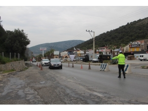 Kuşadası’nda Aranan 2 Kişi Yakalandı