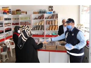 Adıyaman Belediyesi Maske Dağıtmaya Devam Ediyor