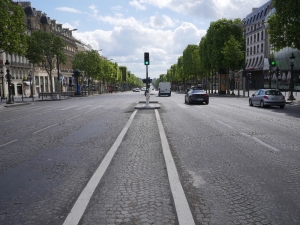 Paris Sokaklarında Korona Sessizliği