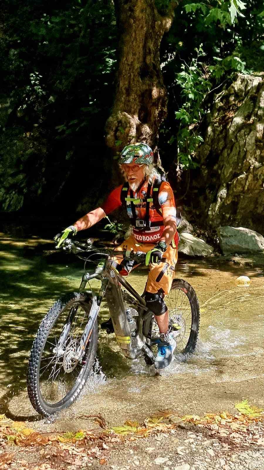 ege-nin-iki-yakasi-dostluk-icin-pedal-cevirdi