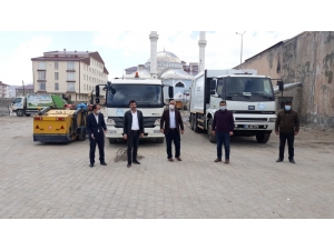 Çaldıran Belediyesi Atıl Durumdaki Üç Aracı Yeniledi