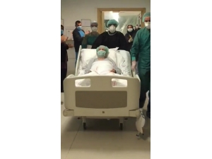 67 Yaşındaki Hasta Yoğun Bakımdan Çıktı