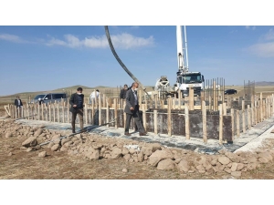 İlçede Akaryakıt İstasyonu Bulunmuyor