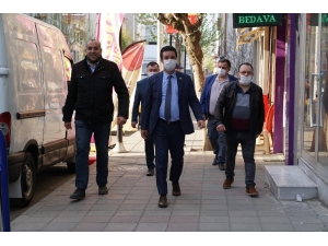 Belediye Başkanı Sarıkurt, Emekçilere Maske Dağıttı