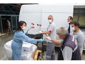 Antalya Büyükşehir Personeline 1 Mayıs Çiçeği