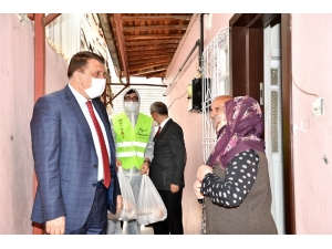 Gürkan İftar Yemeği Dağıttı