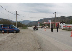 Tosya’ya Girişler, Haftada Bir Gün Jandarma Kontrolünde Yapılıyor