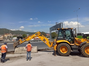 Körfez Belediyesi’nden Barbaros Mahallesi’ne Yaya Üst Geçidi