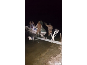 Suya İzinsiz Bırakılmış 13 Bin Metre Misine Ağ Ele Geçirildi