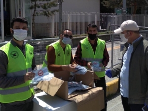 Vatansever Gençler Derneğinden Ücretsiz Maske Dağıtımı Yaptı.