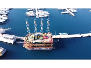 Akçakoca Belediyesi Gezi Teknesi Aldı