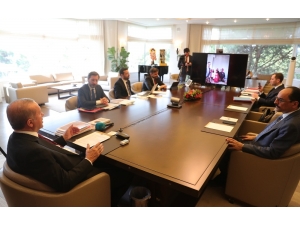 Cumhurbaşkanı Erdoğan, Video Konferans Yöntemiyle Vatandaşlarla Konuştu