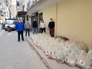 Mhp Kuşadası İlçe Teşkilatı Yardım Paketi Dağıtıyor