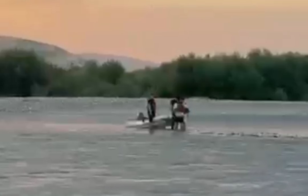 batman-da-suda-mahsur-kalan-2-kisi-dalgic-ekiplerince-kurtarildi
