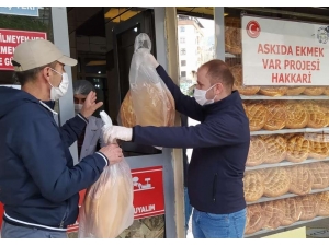 Hakkari’de ’Askıda Ekmek Var’ Projesi