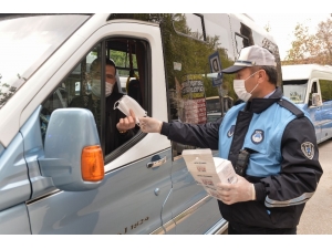 Başkent Esnafına Maske Dağıtımı Devam Ediyor