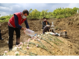 Eşi 40 Gün Önce Vefat Eden Fadime Teyzeye Vefa