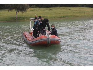 Gölde Erkek Cesedi Bulundu